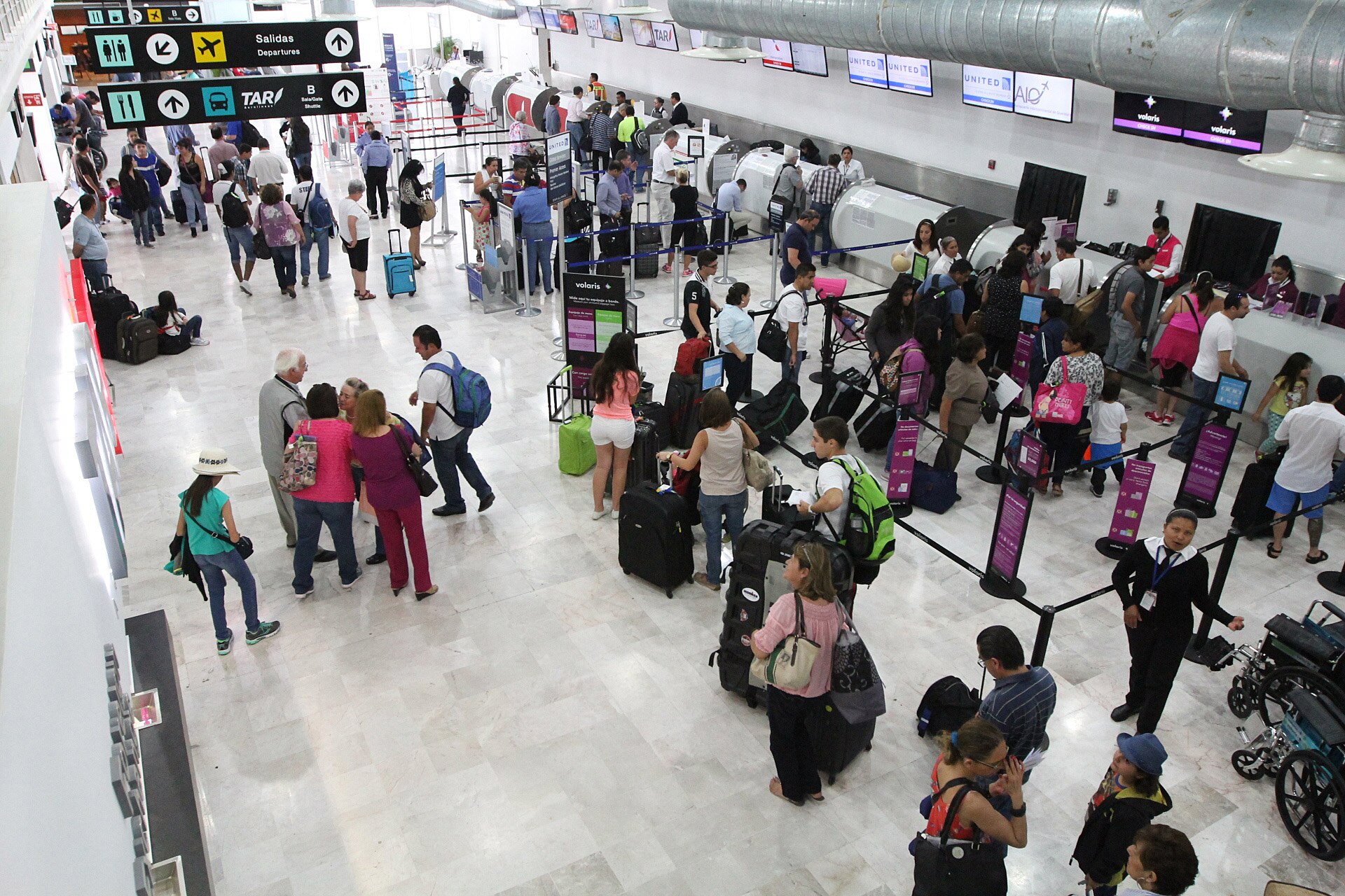 Aseguran dos paquetes de crystal en el Aeropuerto