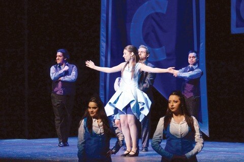 “Urinetown” regresa a los escenarios