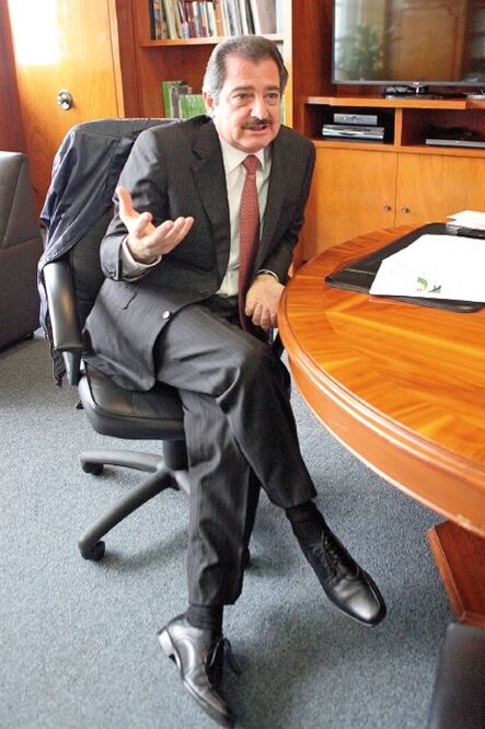 “Buscamos que el país sea líder en satélites”