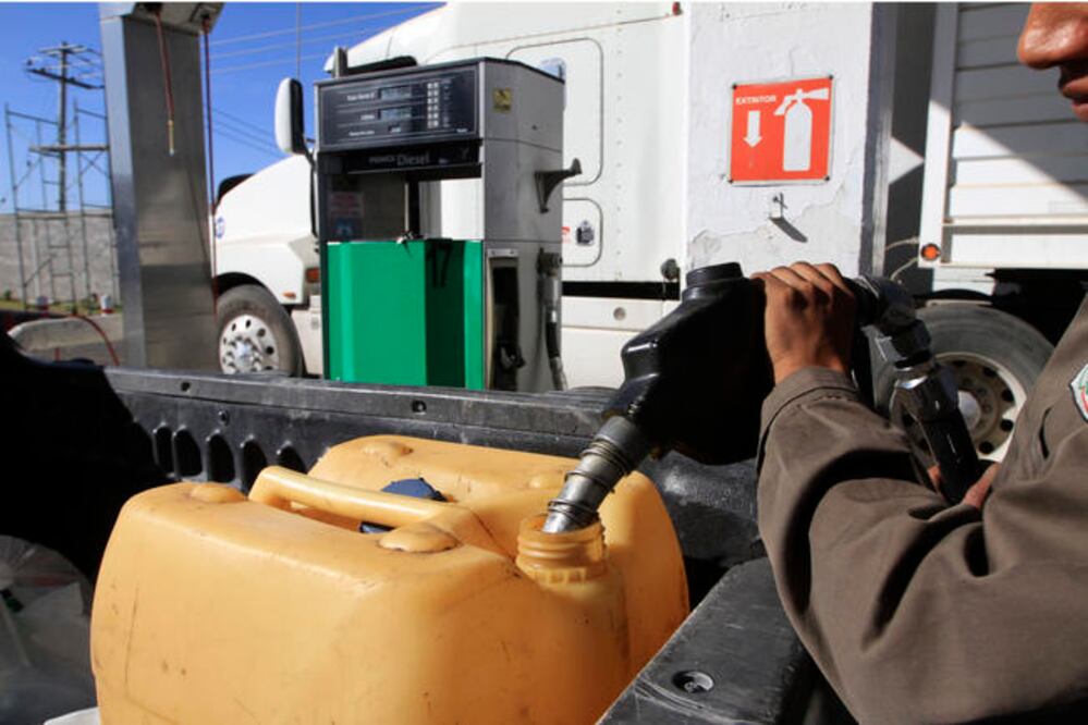 Venden litro de gasolina hasta en $10, en SJR
