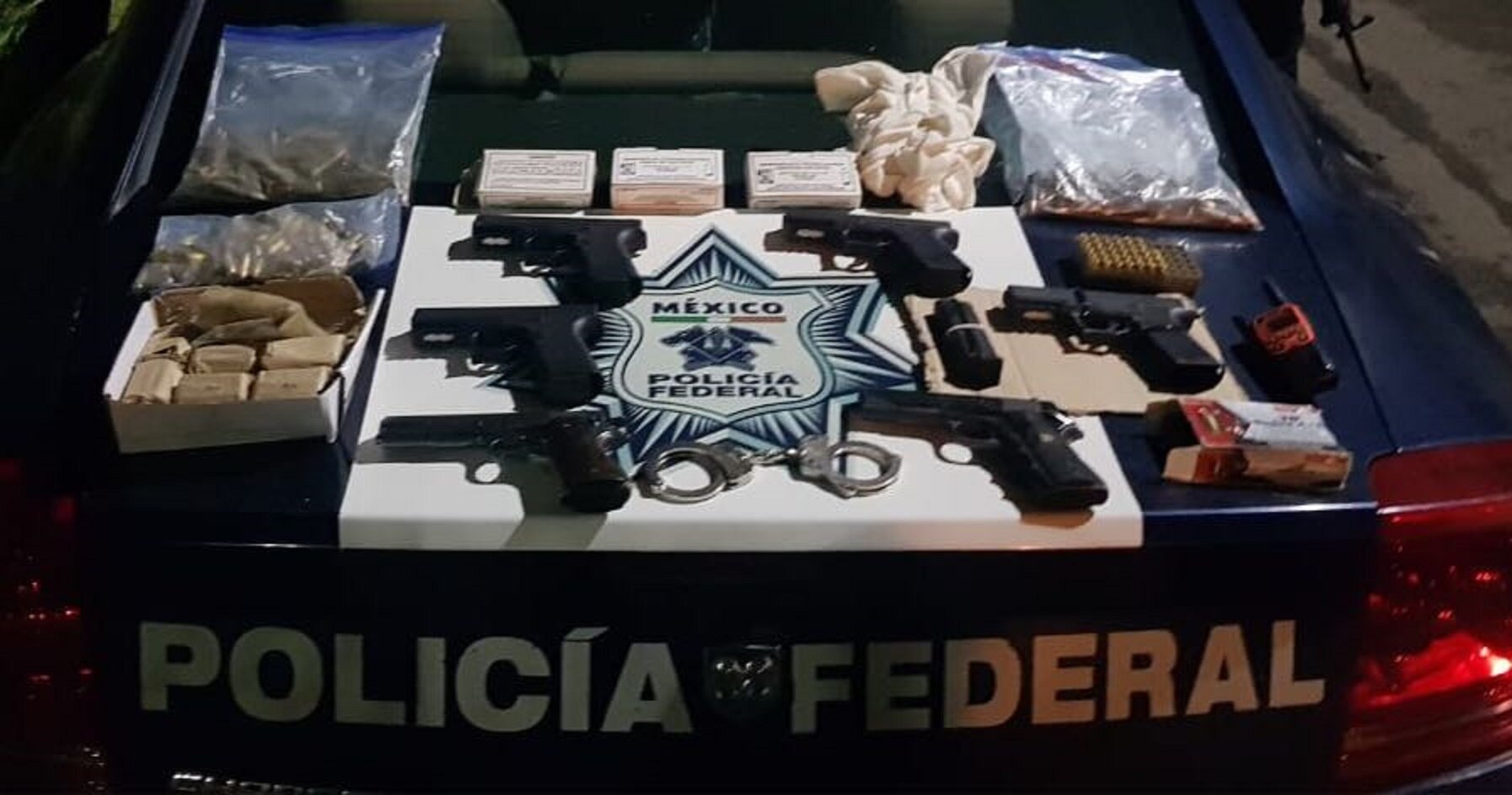 Agentes de la Policía Federal sorprendieron a tres sujetos con armas de fuego
