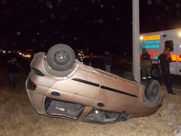 Volcadura en la libre a Celaya