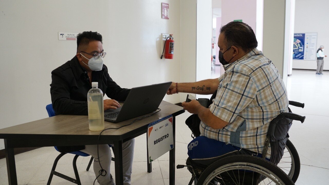 Fomentan empleo para adultos mayores