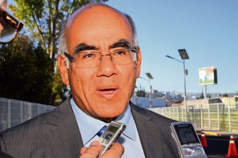 Piden empleo a alcalde