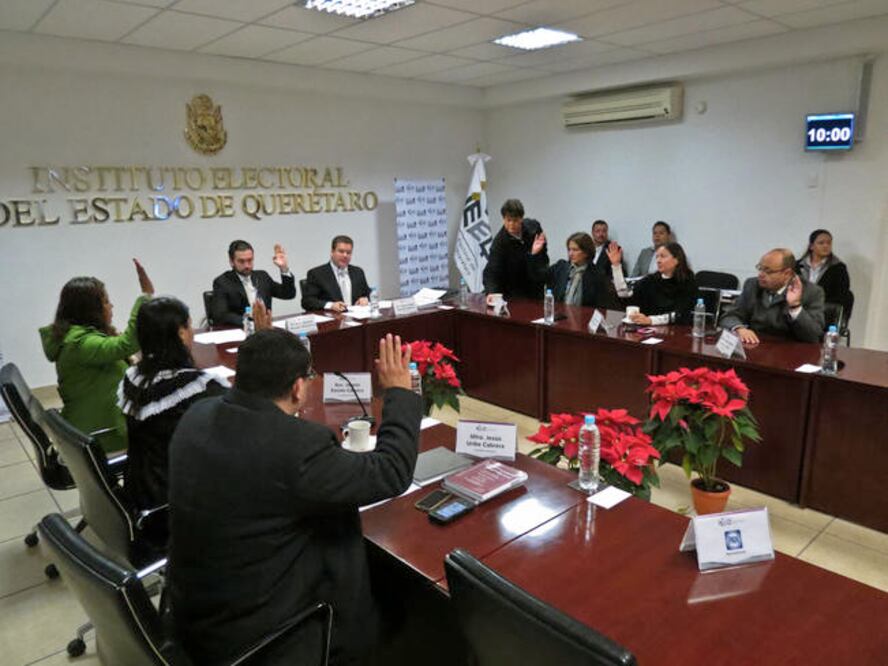 Las personas que serán contratadas obtuvieron las mejores calificaciones en el procedimiento de evaluación aplicado por el IEEQ (ARCHIVO EL UNIVERSAL)