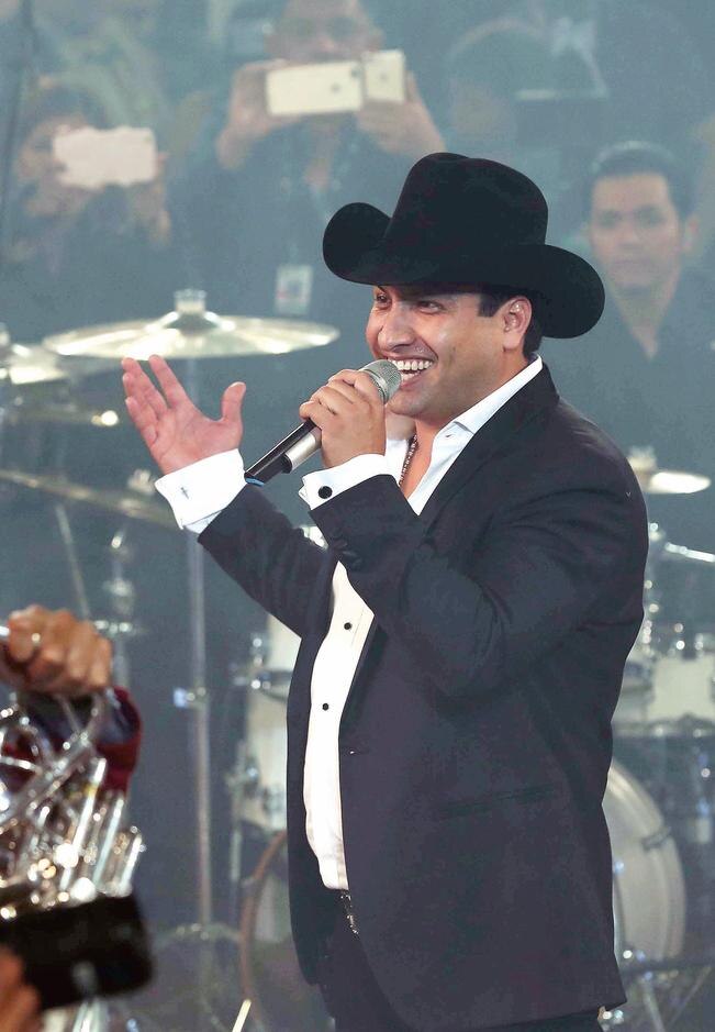 La fiesta sigue para Julión Álvarez