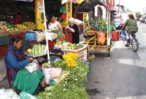 Comercios  se quejan de tianguistas