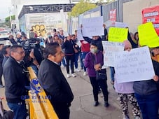 Protestan padres de familia en El Marqués