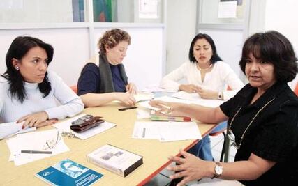 Convocan a causas feministas