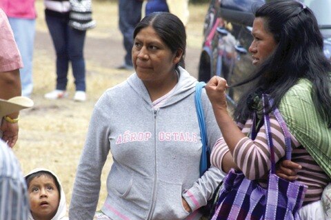 Mujeres indígenas, con más rezago