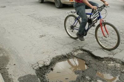 Refuerzan programa de Bacheo en SJR