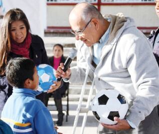 Pide Zapata incremento de recursos 