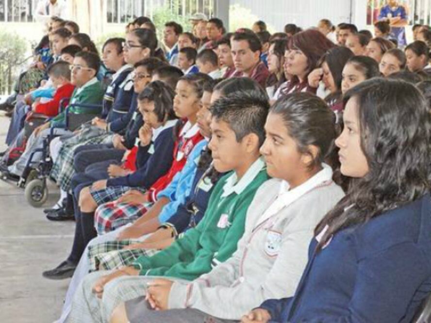 Primeras becas ciclo escolar 2013-2014