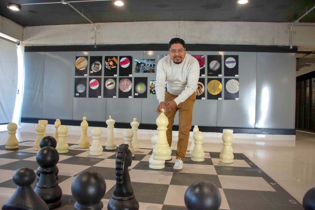 Tableros gigantes de la UNAM Juriquilla, el entretenimiento de estudiantes