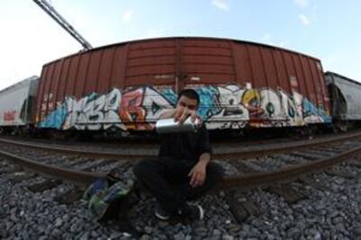 Kaser libera su rebeldía con grafitis en la ciudad