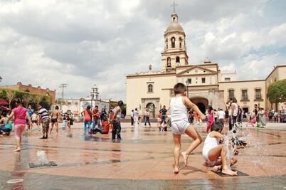Disfrutan familias los espacios remodelados 