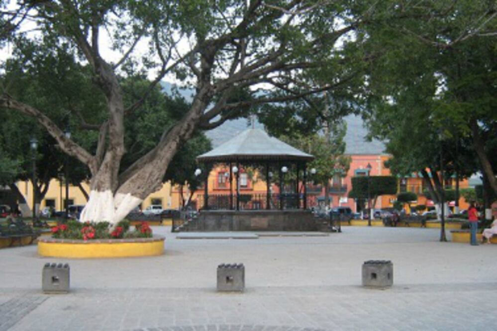 Pagan aguinaldos en Jalpan de Serra