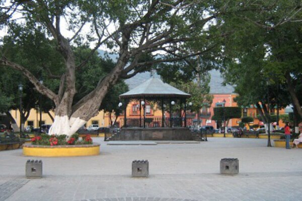 Pagan aguinaldos en Jalpan de Serra