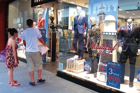 Reportan robos por $360 mil en tiendas