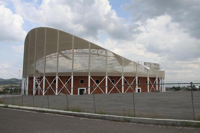 A la capital le toca edificar lienzo charro: Domínguez