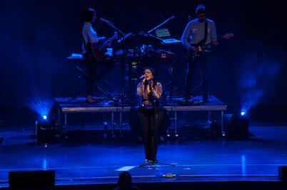 León Larregui y Carla Morrison, juntos en AJOD