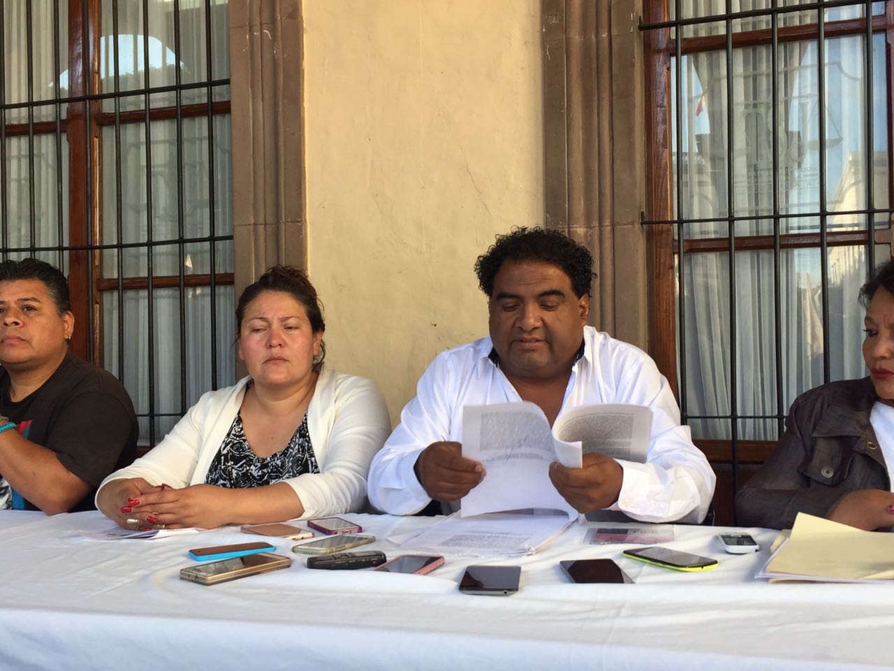 Comerciantes de la Alameda Hidalgo reciben notificación de juez para ser reinstalados