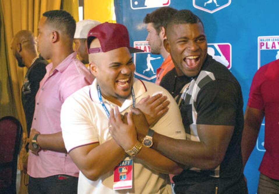 Astros cubanos de GL vuelven a La Habana