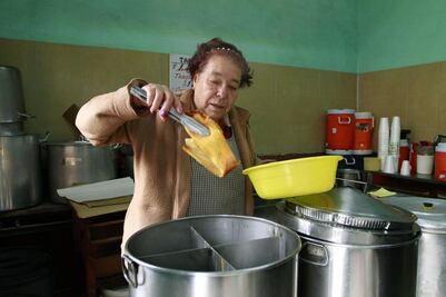 Venta de tamales, tradición familiar por 50 años