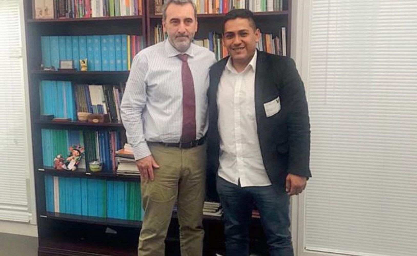 Edison Lanza (izq.), relator especial para la Libertad de Expresión de la CIDH, se comprometió durante una reunión a llevar el caso de Carlos Domínguez Rodríguez a la próxima asamblea general del organismo si no hay avances. (CORTESÍA)