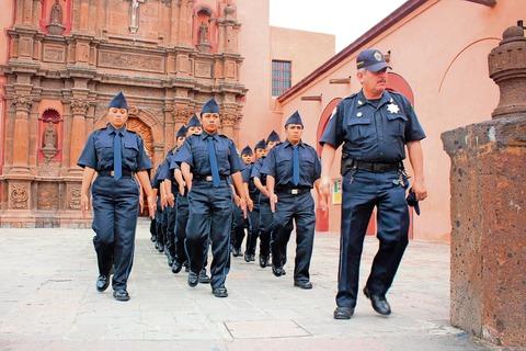 Despedirán a policías infractores en SJR
