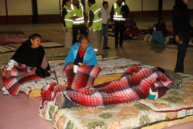 El albergue ofrece 20 espacios para personas que usualmente duermen en las calles en época invernal (ESPECIAL)