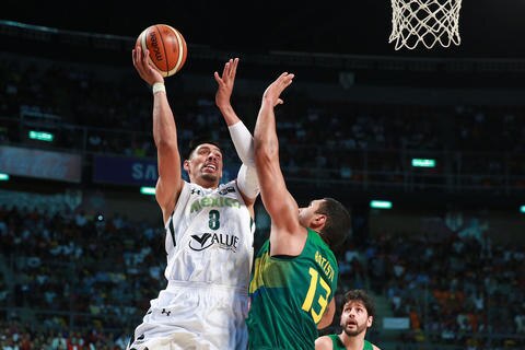 México derrota a Brasil y es líder