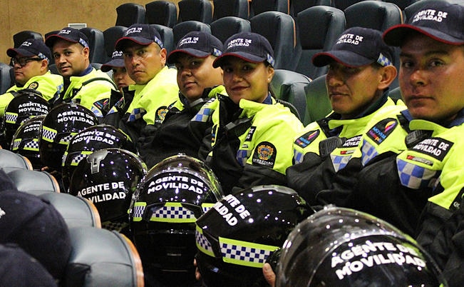 Presentan formalmente a agentes de movilidad