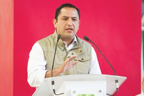 Pineda califica con 8 su administración