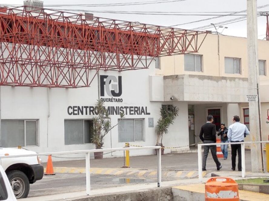 Caen 3 sujetos por difundir mensajes de criminales