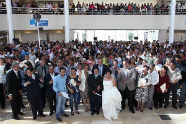 Promueven bodas colectivas