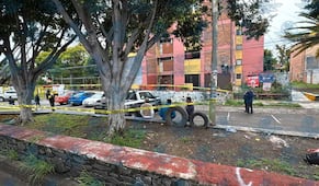 Policía municipal abate a hombre que amagaba a dos personas con un machete en Satélite