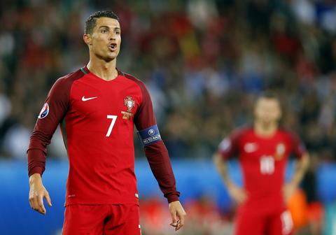 Satirizan a los lusos