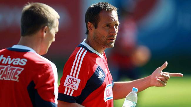 Van’t Schip corre al médico de Chivas