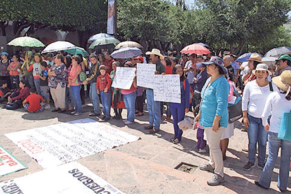 Se amparan contra prueba 600 docentes