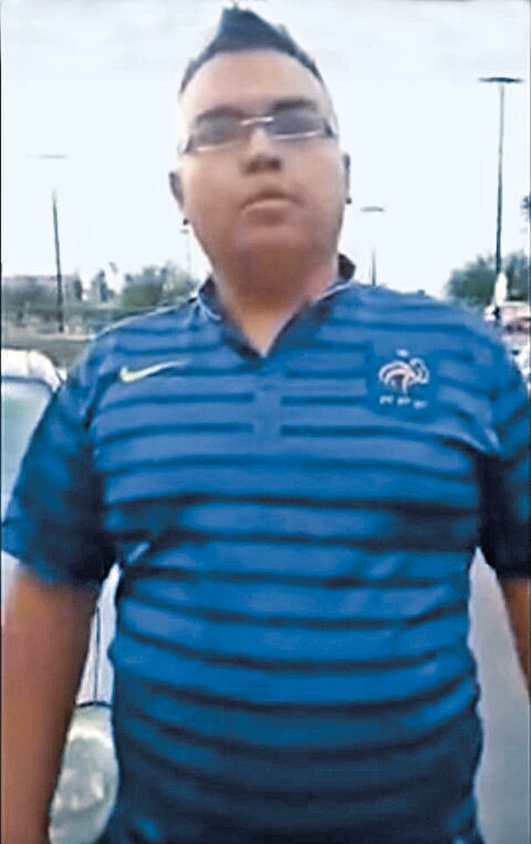 Retiran a oficial de su labor, tras agresión 