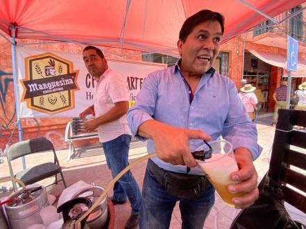 En San Vicente Ferrer preparan cerveza artesanal con un toque de naranja 