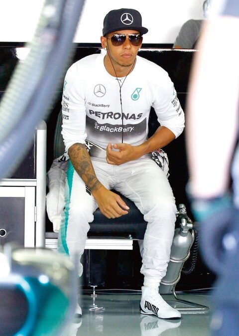 Hamilton supera a Rosberg... en prácticas