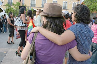 Señalan a servidores por discriminación