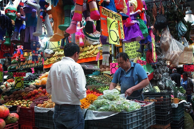 Desconocen obras para mercado 5 de mayo