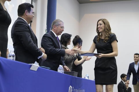 Concluyen diplomado alumnos 