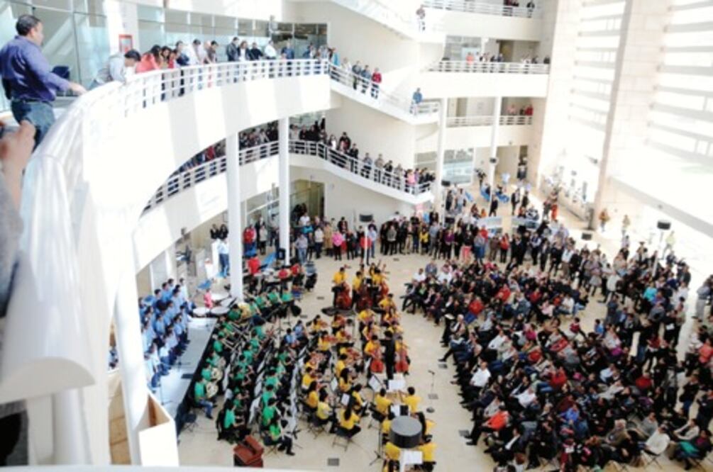 Realizan en Centro Cívico convivio de fin de año