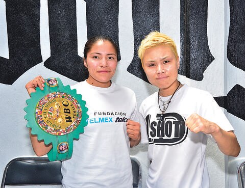 La ‘Roca’ Zamora  expone su fajín CMB