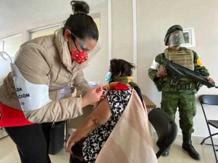 En zonas rurales, Querétaro inicia la vacunación de adultos mayores contra el Covid-19 