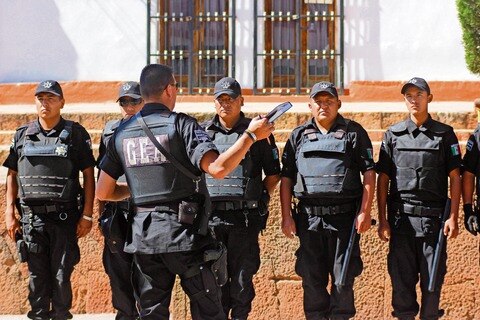 Anuncian baja de uniformados